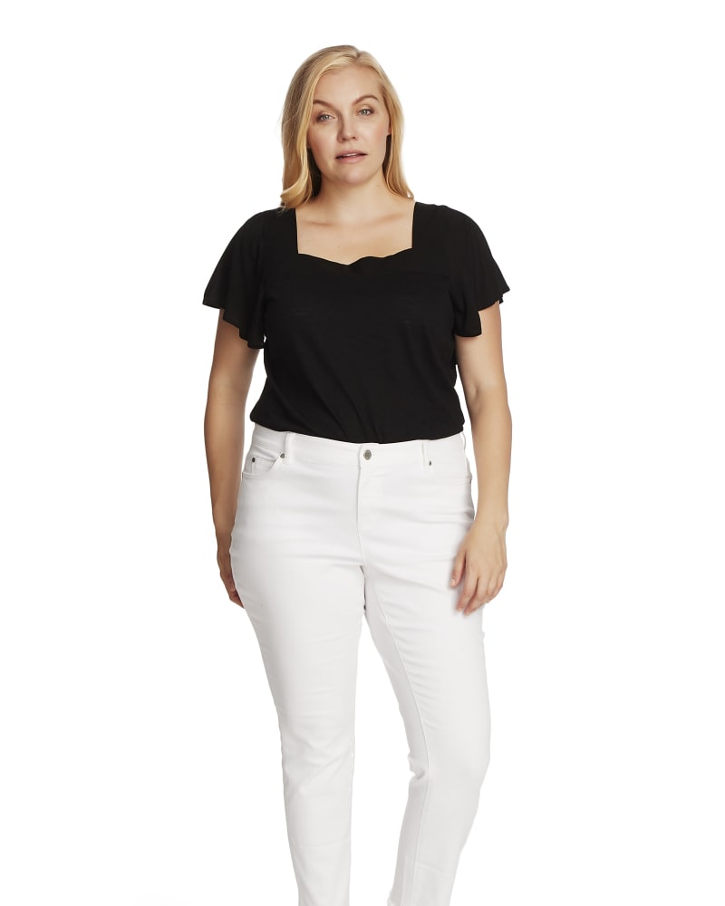 Front of a model wearing a size 12W Cassie Frayed Hem Ankle Jean in ULTRA WHITE by Vince Camuto. | dia_product_style_image_id:260885